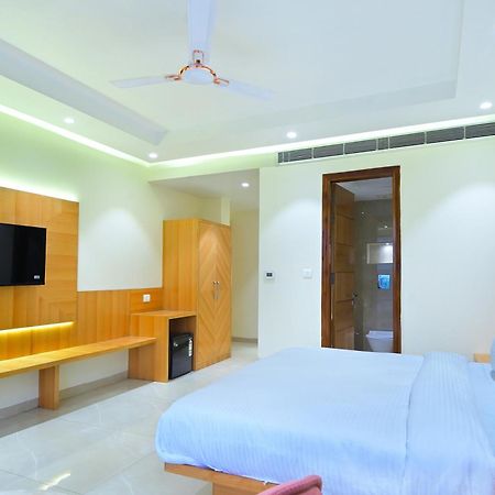 Hotel Shandon-2 Mins From Connaught Place Нью-Дели Экстерьер фото